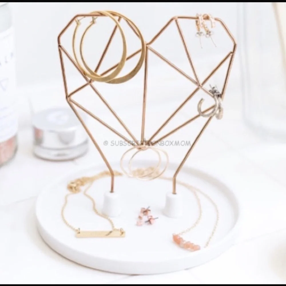 IMM Living Coxet Wire Heart Ceramic Jewelry Holder